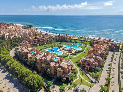 Middle Floor Apartment in Estepona