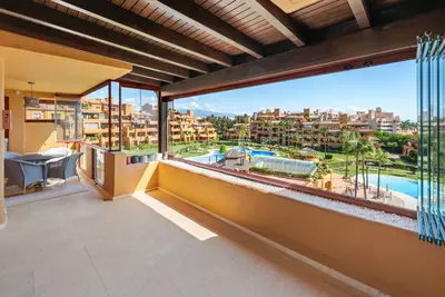 Middle Floor Apartment in Estepona