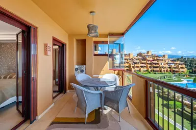Middle Floor Apartment in Estepona