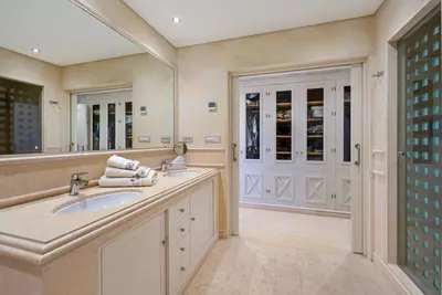Middle Floor Apartment in Estepona