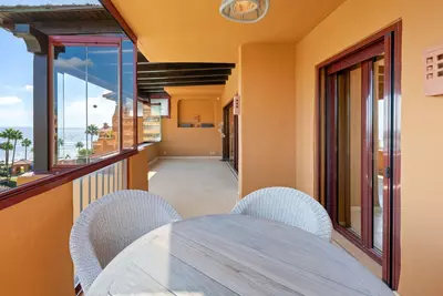 Middle Floor Apartment in Estepona