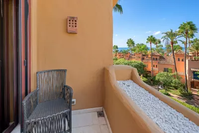 Middle Floor Apartment in Estepona