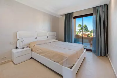 Middle Floor Apartment in Estepona