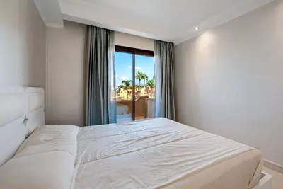 Middle Floor Apartment in Estepona
