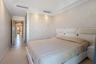 Middle Floor Apartment in Estepona