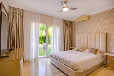 Detached Villa in El Paraiso