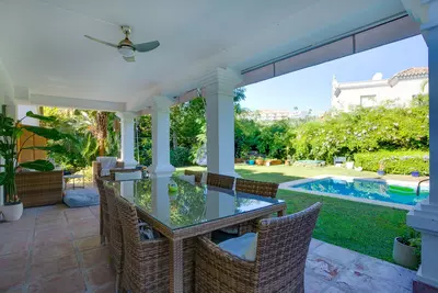 Detached Villa in El Paraiso