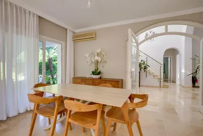 Detached Villa in El Paraiso