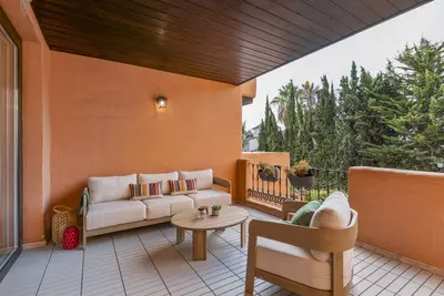 Middle Floor Apartment in El Paraiso