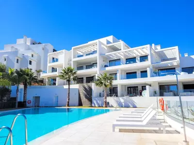 Middle Floor Apartment in Estepona