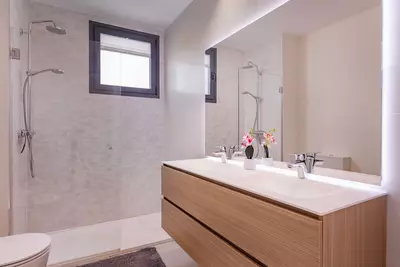 Middle Floor Apartment in Estepona