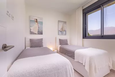 Middle Floor Apartment in Estepona