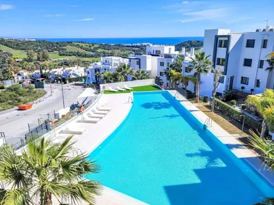 Middle Floor Apartment in Estepona