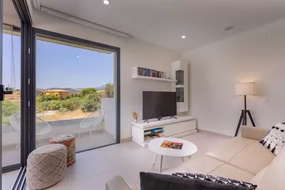 Middle Floor Apartment in Estepona