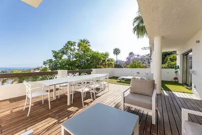 Middle Floor Apartment in Benahavís