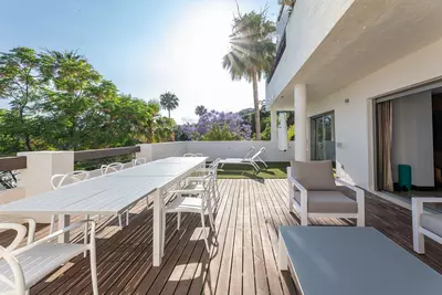 Middle Floor Apartment in Benahavís
