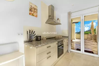 Middle Floor Apartment in Casares