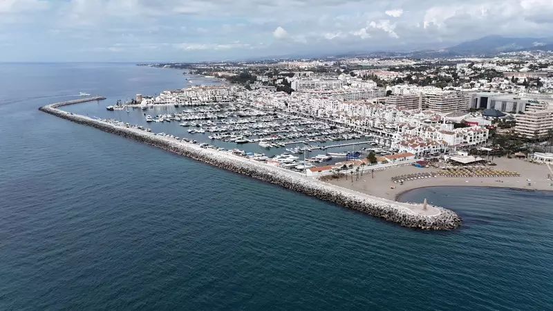 Middle Floor Apartment in Puerto Banús