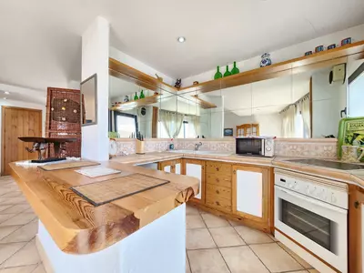 Middle Floor Apartment in Puerto Banús