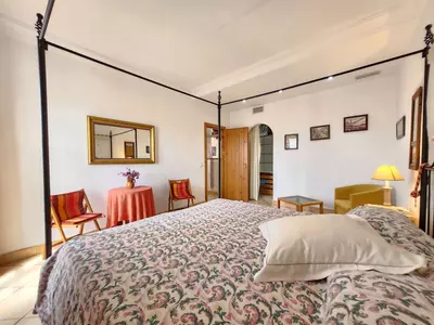 Middle Floor Apartment in Puerto Banús
