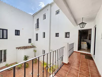 Middle Floor Apartment in Puerto Banús