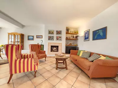Middle Floor Apartment in Puerto Banús