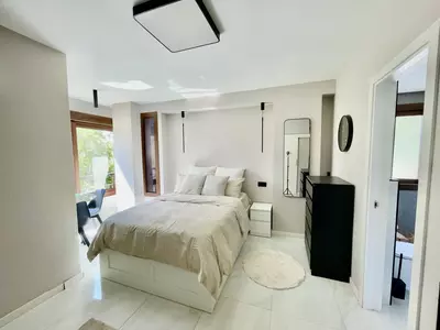 Middle Floor Studio in Nueva Andalucía