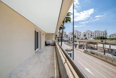 Middle Floor Apartment in Puerto Banús