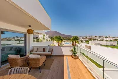 Middle Floor Apartment in Estepona