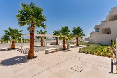 Middle Floor Apartment in Estepona