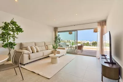 Middle Floor Apartment in Estepona