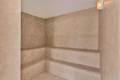 Middle Floor Apartment in Estepona