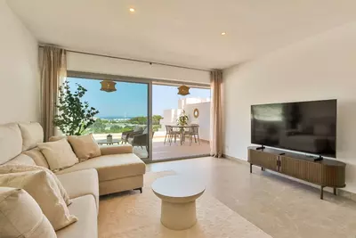 Middle Floor Apartment in Estepona