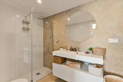 Middle Floor Apartment in Estepona