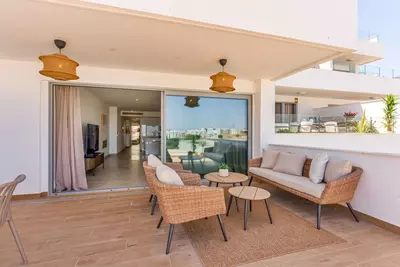 Middle Floor Apartment in Estepona