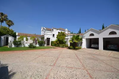 Detached Villa in Guadalmina Baja