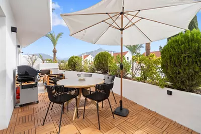 Middle Floor Apartment in Nueva Andalucía