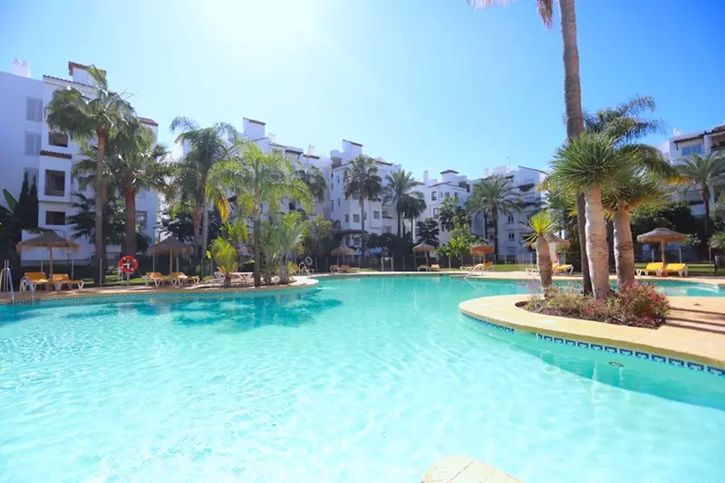 Middle Floor Apartment in Costalita