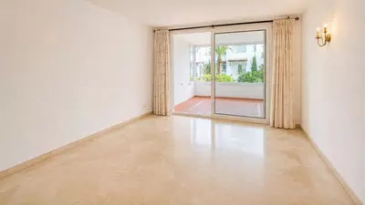 Middle Floor Apartment in Costalita