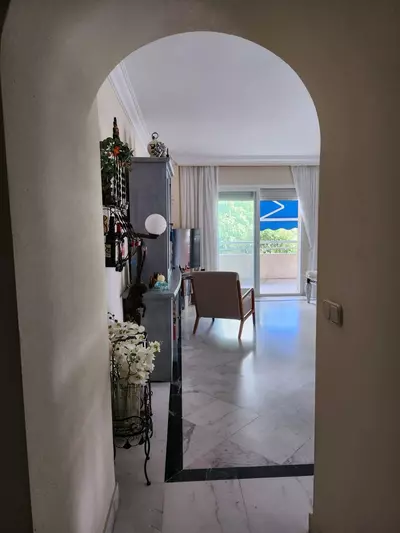 Middle Floor Apartment in Puerto Banús