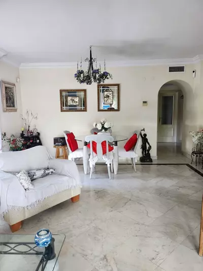 Middle Floor Apartment in Puerto Banús