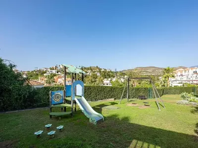 Middle Floor Apartment in Nueva Andalucía