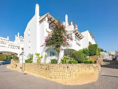 Middle Floor Apartment in Nueva Andalucía