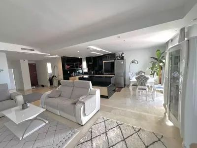 Middle Floor Apartment in Nueva Andalucía