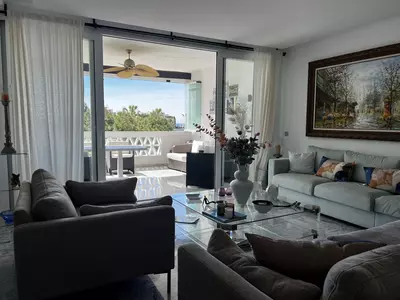 Middle Floor Apartment in Puerto Banús