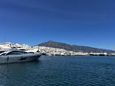 Middle Floor Apartment in Puerto Banús