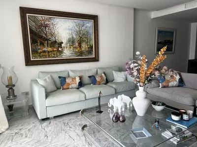 Middle Floor Apartment in Puerto Banús