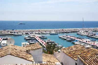 Middle Floor Apartment in Puerto Banús