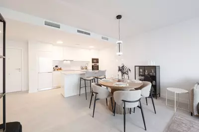 Middle Floor Apartment in Estepona