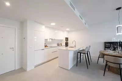 Middle Floor Apartment in Estepona